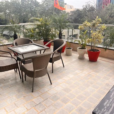 גורגאון Gazebo Inn & Suites Medanta מראה חיצוני תמונה