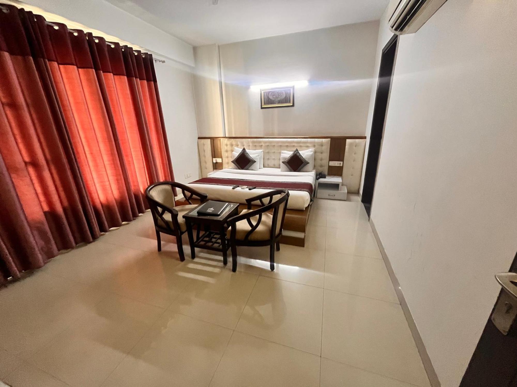 גורגאון Gazebo Inn & Suites Medanta מראה חיצוני תמונה