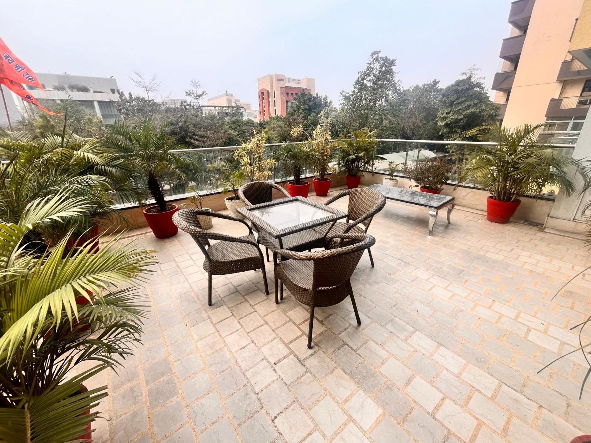 גורגאון Gazebo Inn & Suites Medanta מראה חיצוני תמונה