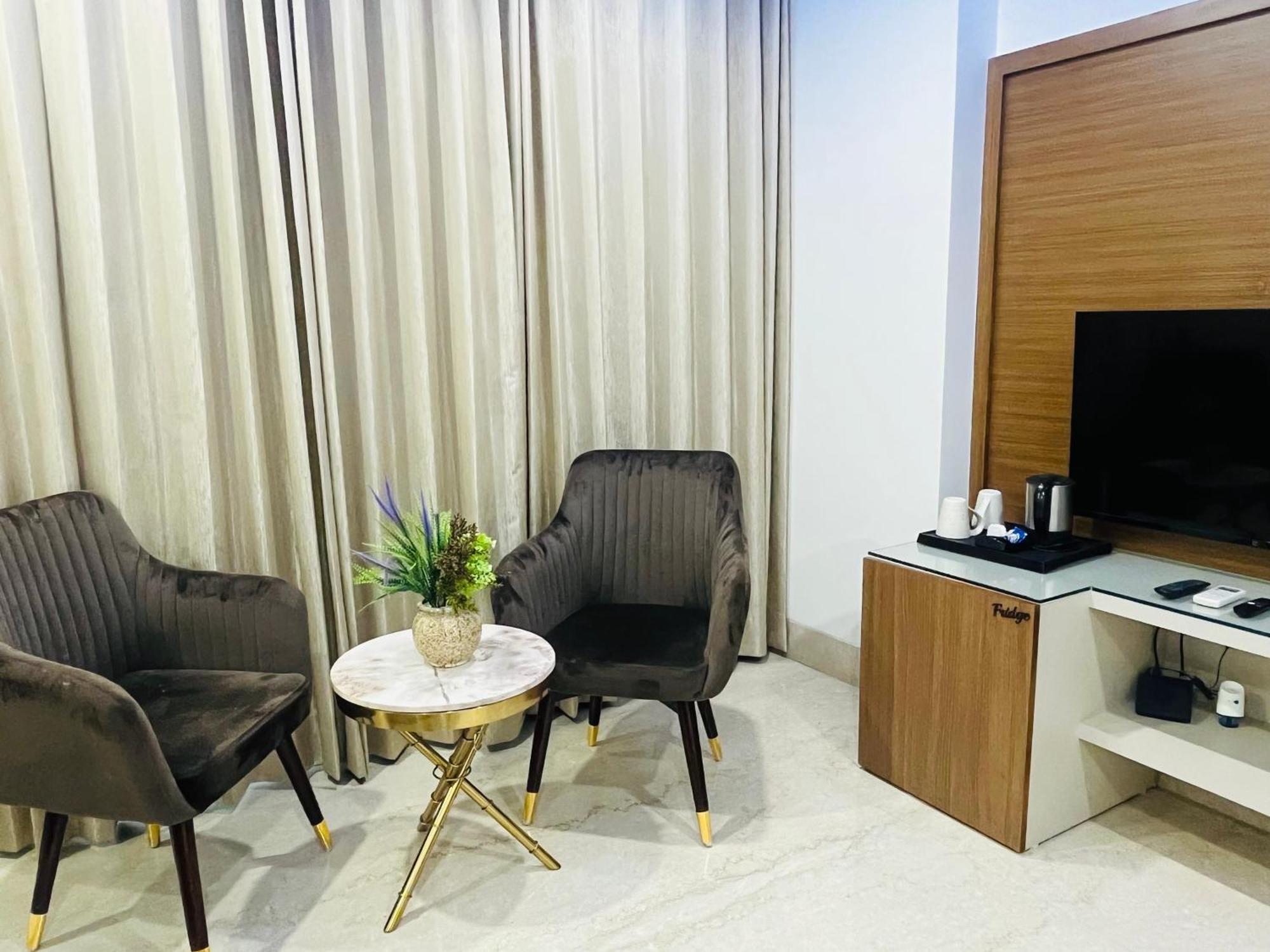 גורגאון Gazebo Inn & Suites Medanta מראה חיצוני תמונה