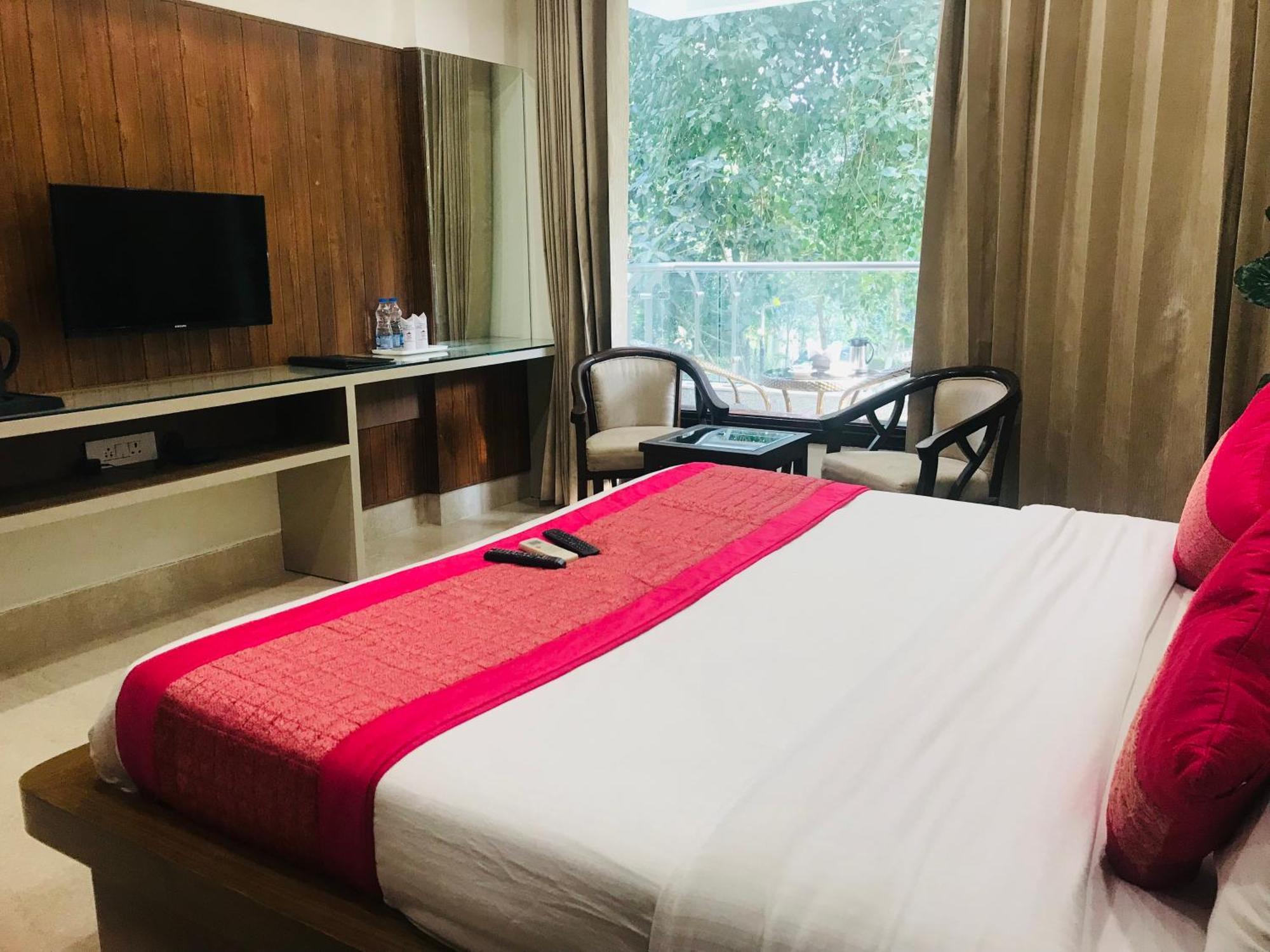 גורגאון Gazebo Inn & Suites Medanta מראה חיצוני תמונה