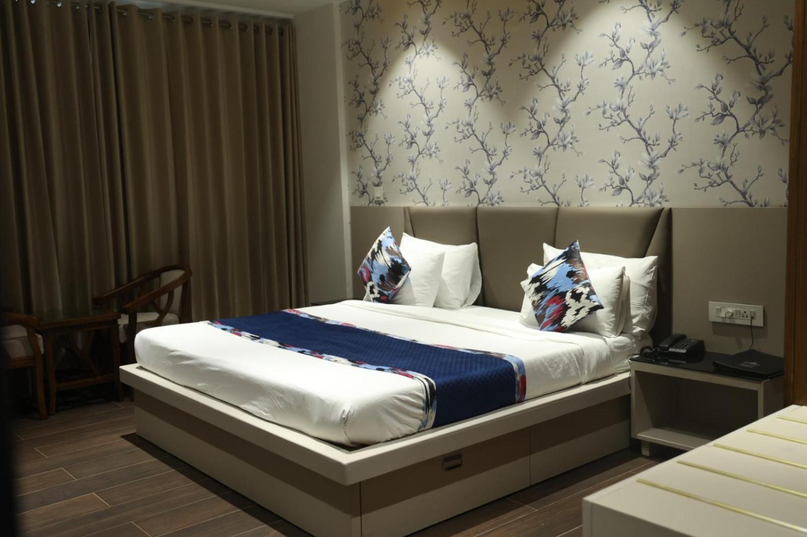 גורגאון Gazebo Inn & Suites Medanta מראה חיצוני תמונה